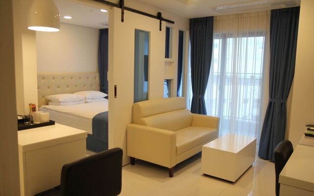 Hotel STAY:ON