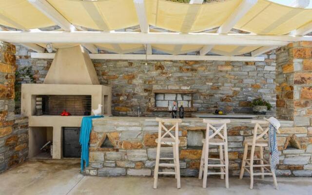 VILLA BEAUTIFIS in Kea, 4BDR/7prs, pool, seaview