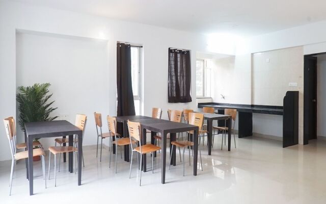 OYO 14618 Scholars Inn