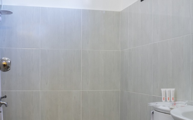 Circle-b Apartelle & Suites