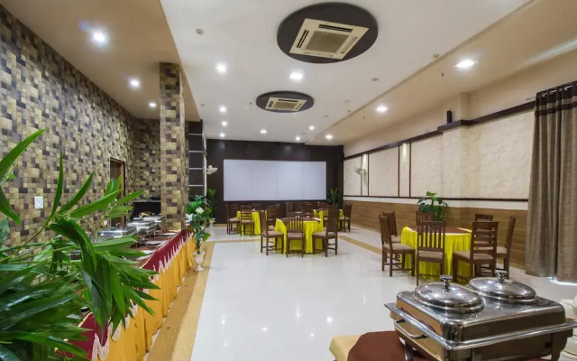 OYO 1903 Hotel Paras Inn