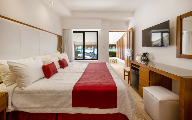 Viva Wyndham Dominicus Beach Resort — All Inclusive