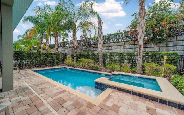 320-Luxury Villa w POOL&Hot Tub