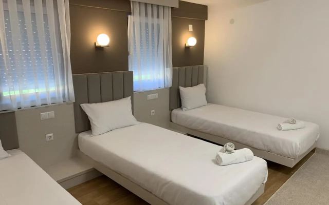 Royal L Hotel
