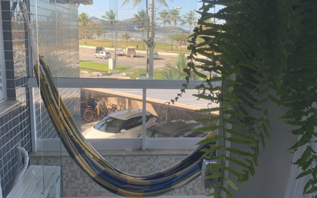 Apartamento em Caraguatatuba em Frente a Praia para 9 pessoas
