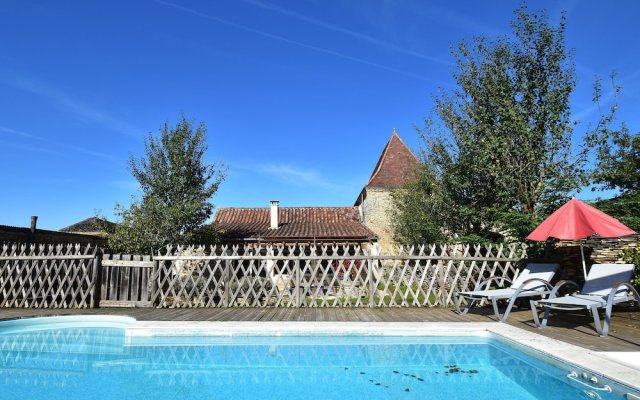 Modern Holiday Home in Saint-Geniès with Private Pool