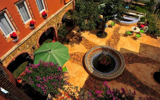 Yiren Waterfront Holiday Courtyard
