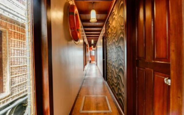 OYO 24325 Houseboat Luxury Gokul Holidays