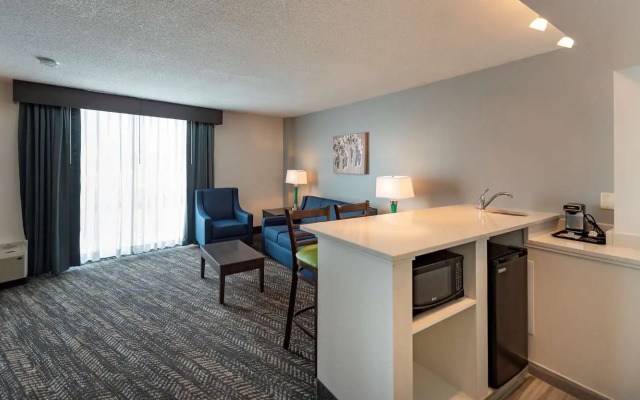 Plaza Hotel and Suites