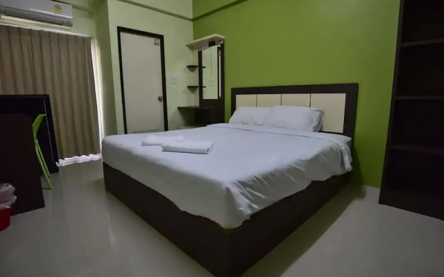 Thanaphat Apartment