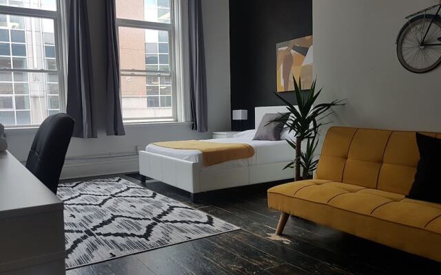 Wander - Downtown London