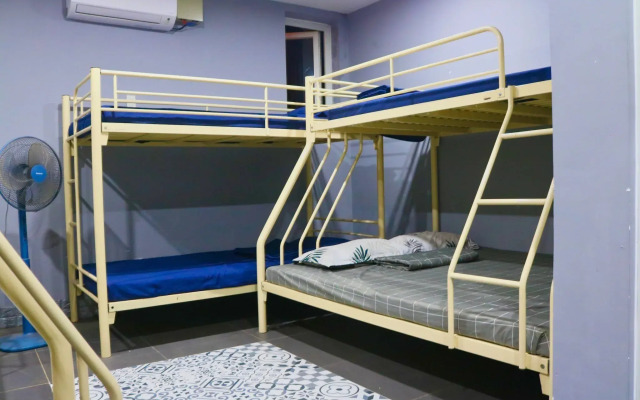Ba Sao Hotel - Hostel