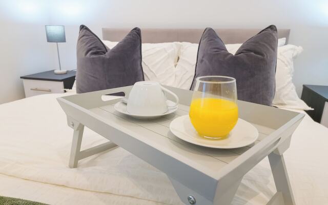Captivating 1-bed Apartment in Slough With Kingbed