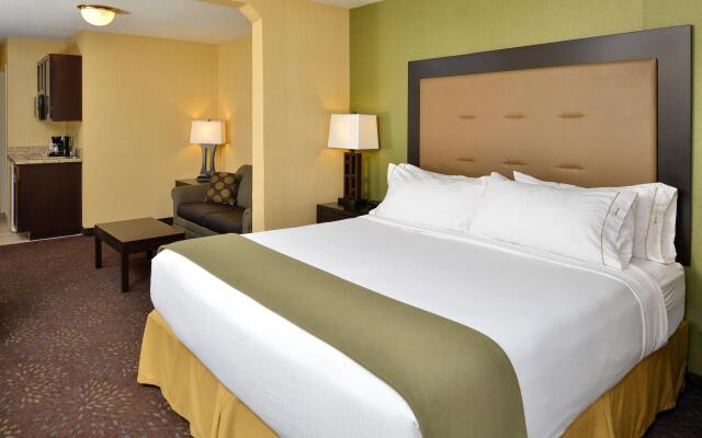 Holiday Inn Express Hotel & Suites Charlotte by IHG