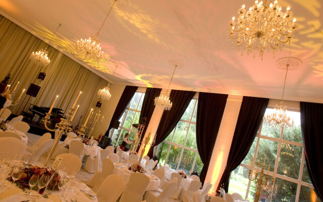Nells Park Hotel