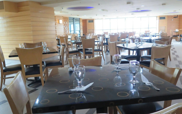 City Suites Ramos Tower