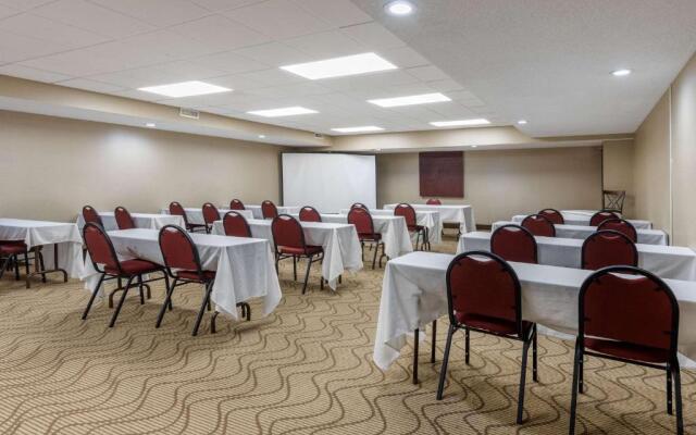 Suburban Studios Arlington Heights – Elk Grove