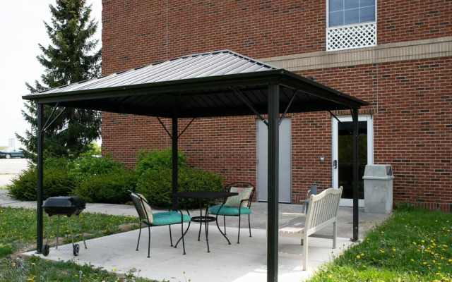 BlissPoint Inn & Suites