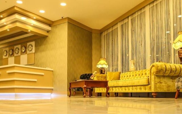 EMSA Palace Hotel