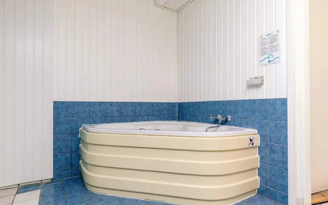 8 Person Holiday Home in Albaek
