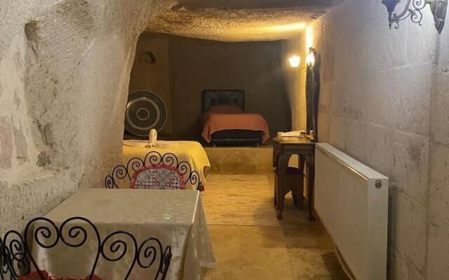 Ela cave house
