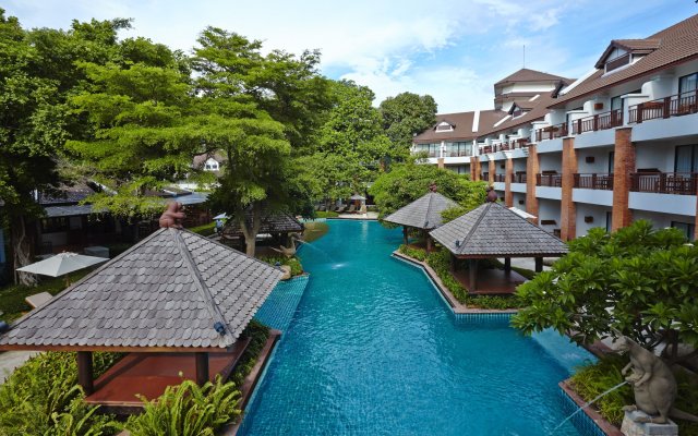 Woodlands Hotel & Resort