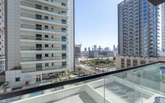 Outstanding Studio in Empire Residence JVC