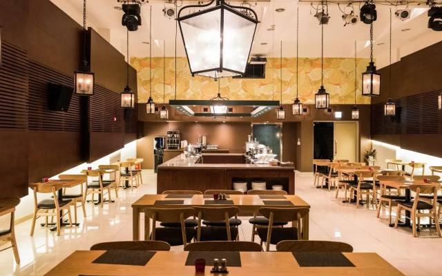 Doulos Hotel