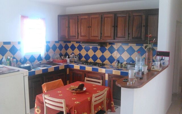 House With 3 Bedrooms in La Chaloupe St Leu, With Enclosed Garden and