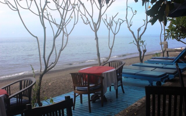 Amed Cafe & Hotel Kebun Wayan