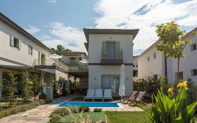 Sea and Sun Luxury Pools' Villas