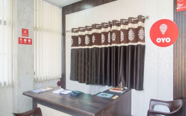OYO 12131 Vallabh Villas