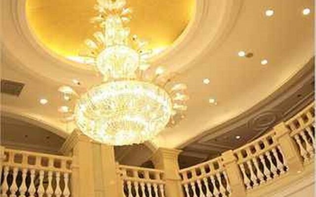 Vienna International Hotel (Shenzhen Shuanglong Subway Station)