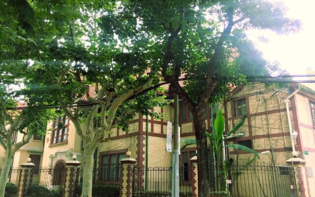 No.5 Chinese Vintage House