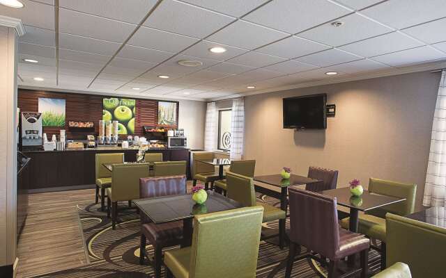 La Quinta Inn & Suites by Wyndham Baton Rouge Siegen Lane