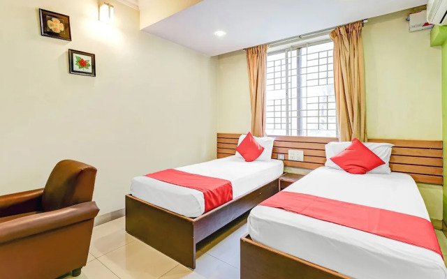 OYO 60932 Hotel Basera Inn
