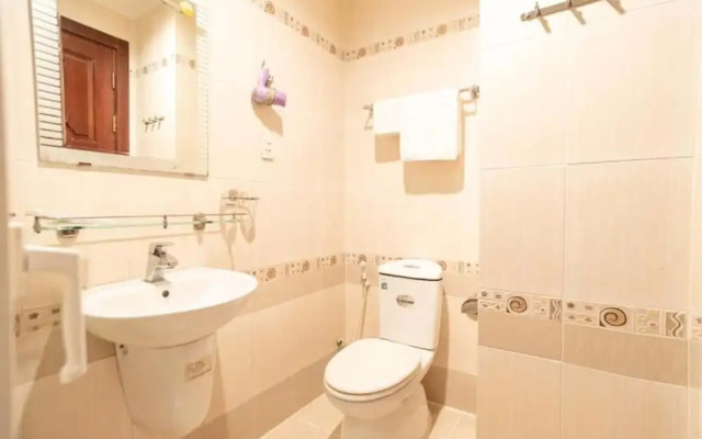 Binh Hung Hotel