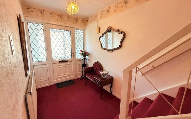 Homey 4 bedroom house for large groups