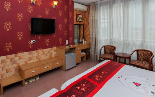 Madam Moon Hotel