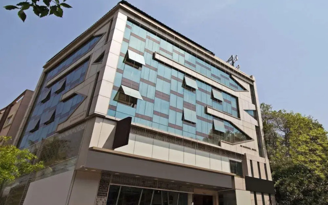 Oyo 30525 Dwarka Grand