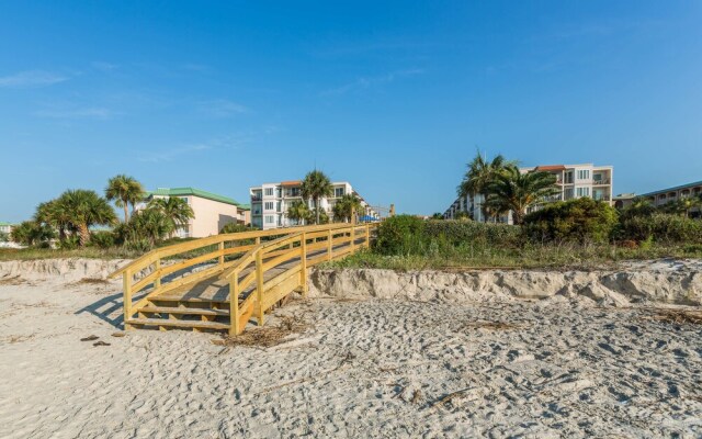 Hodnett Cooper's Beach Club