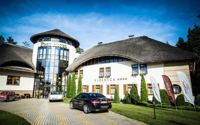 Port Hotel