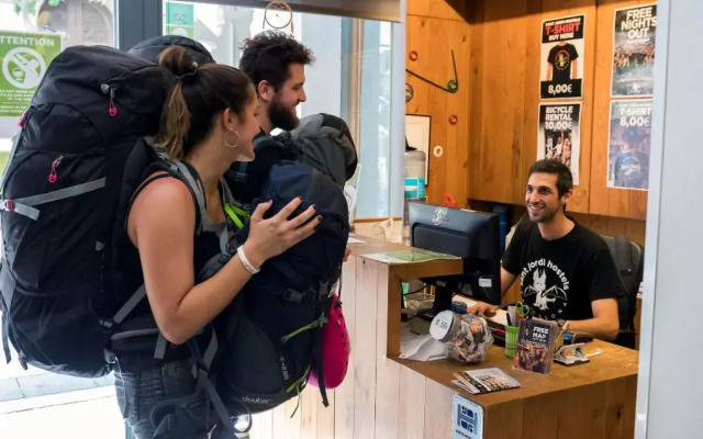 Sant Jordi Hostels Gracia
