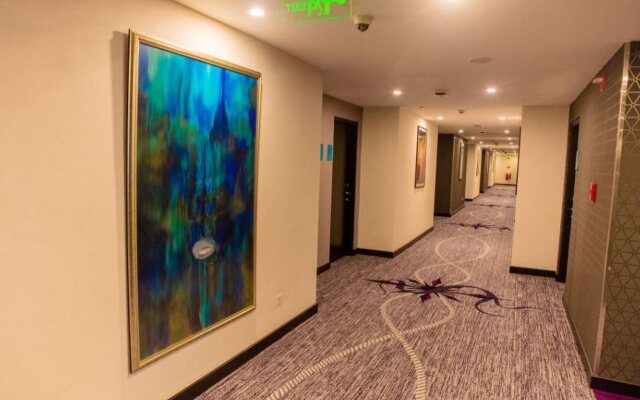 Fairway Colombo - Sri Lanka's First Hotel With Robot Technology