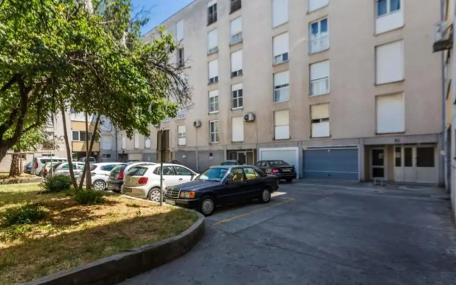 Stylish Two Bedroom Apartment Retreat With Balcony in Zadar