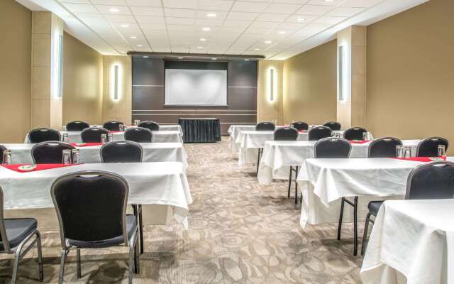 Ramada by Wyndham Saskatoon