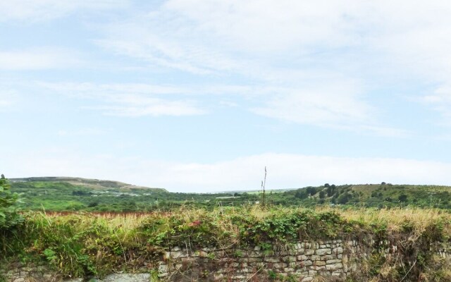 The Annexe, Laburnum