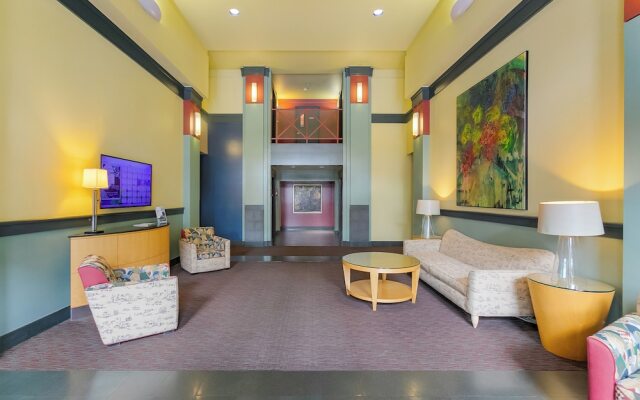 Belltown Perch explore like a local