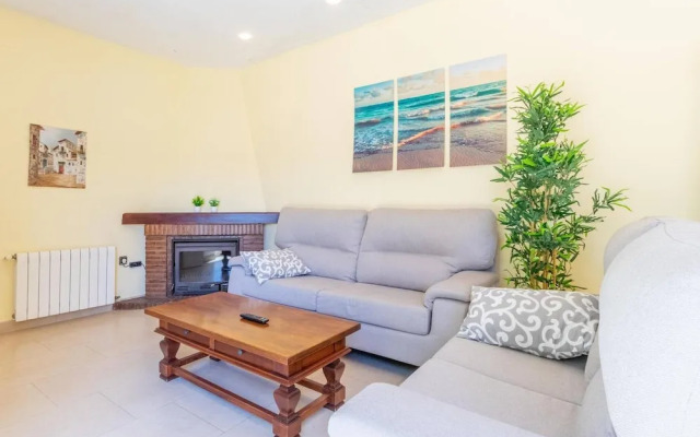 Private Pool, Garden, Barbecue and Beach Nearby