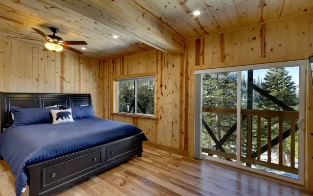 Tall Pine Chalet 3 Bedroom Home